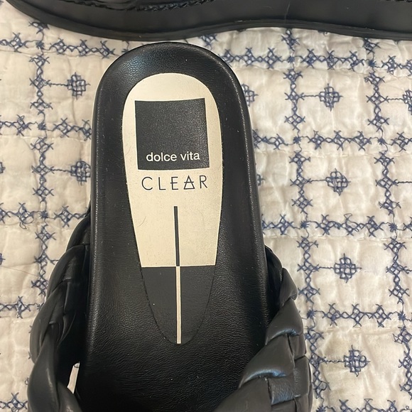 Excellent condition Dolce Vita slide. Black size 8.5 - Picture 6 of 6